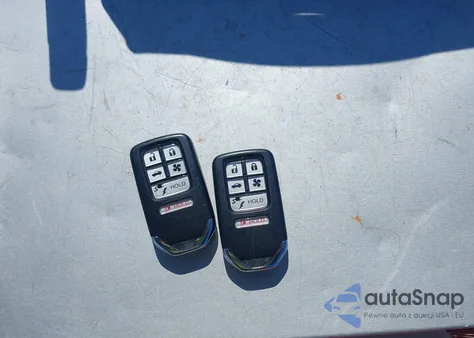 2018 Honda Clarity Plug-In Hybrid z USA, uszkodzony, nr VIN JHMZC5F12JC006764